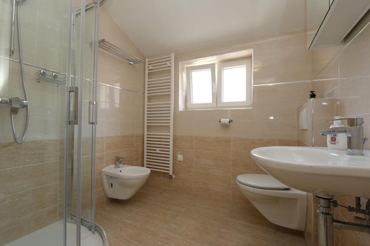 Apartments Sucic Iva I Tea Soline  Extérieur photo