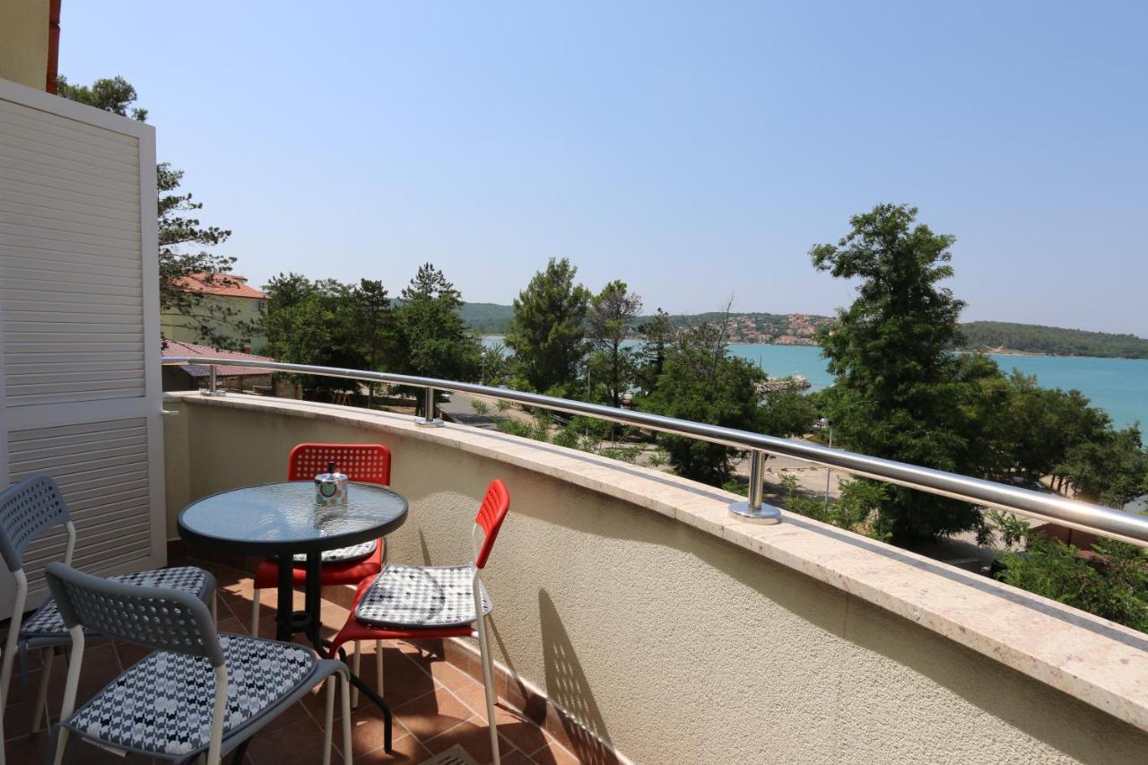 Apartments Sucic Iva I Tea Soline  Extérieur photo